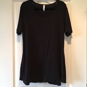 LuLaRoe L black perfect tee